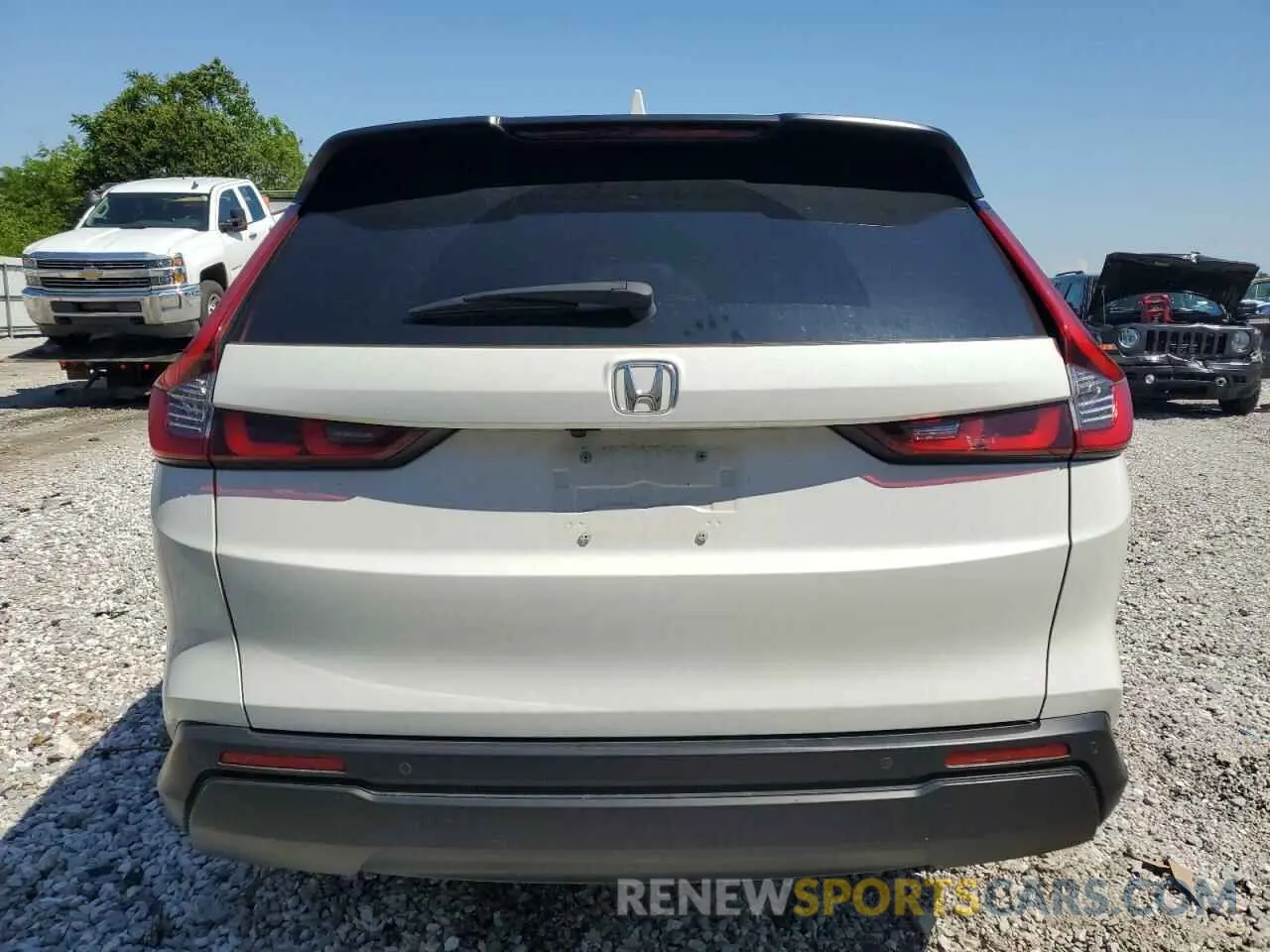 6 Photograph of a damaged car 2HKRS3H75RH316949 HONDA CRV 2024