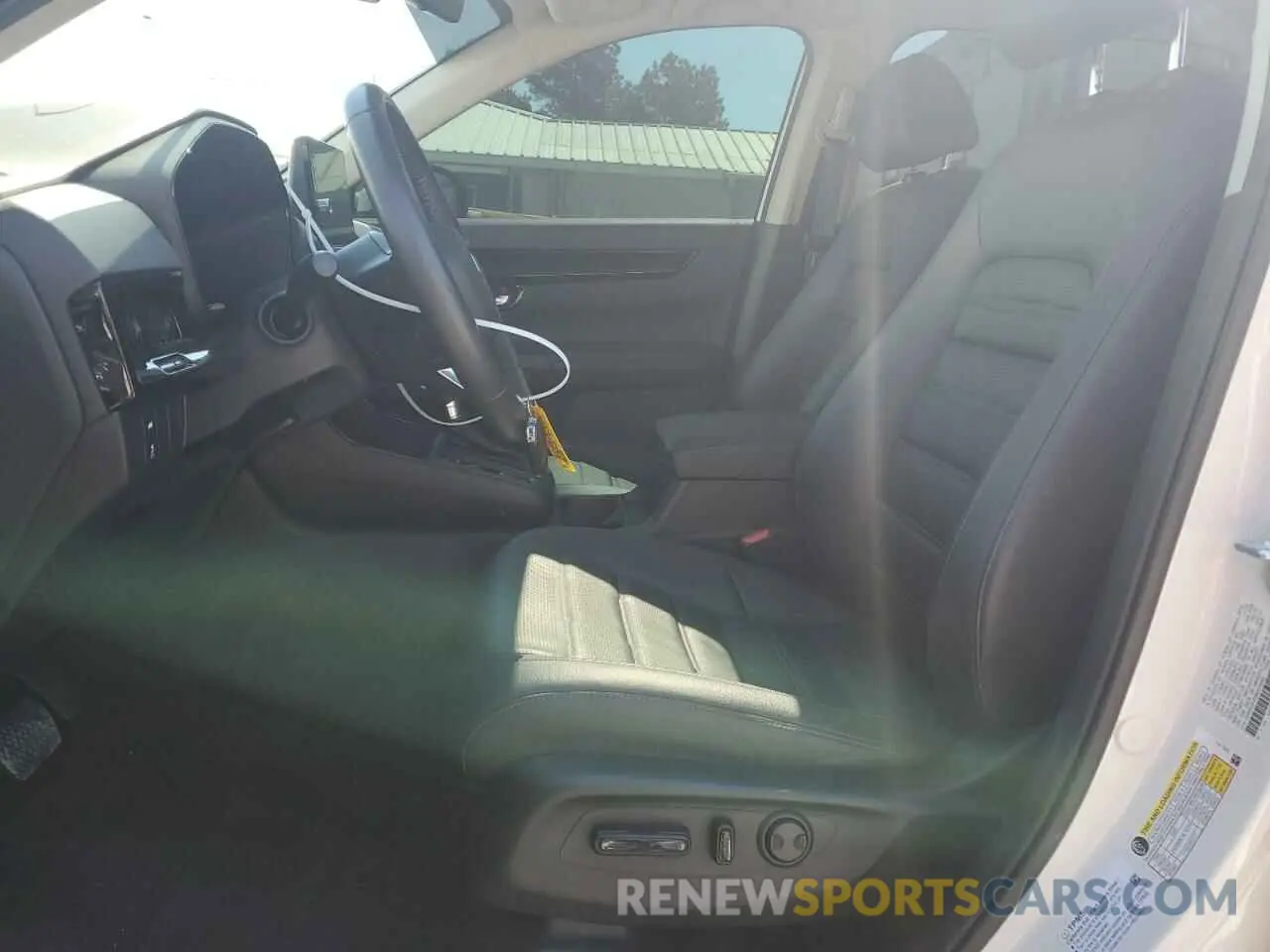 7 Photograph of a damaged car 2HKRS3H75RH316949 HONDA CRV 2024