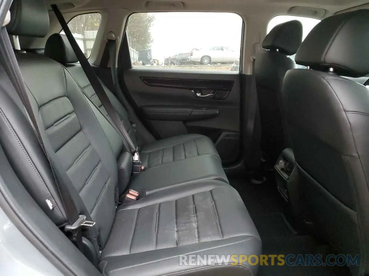 12 Photograph of a damaged car 2HKRS3H76RH305586 HONDA CRV 2024