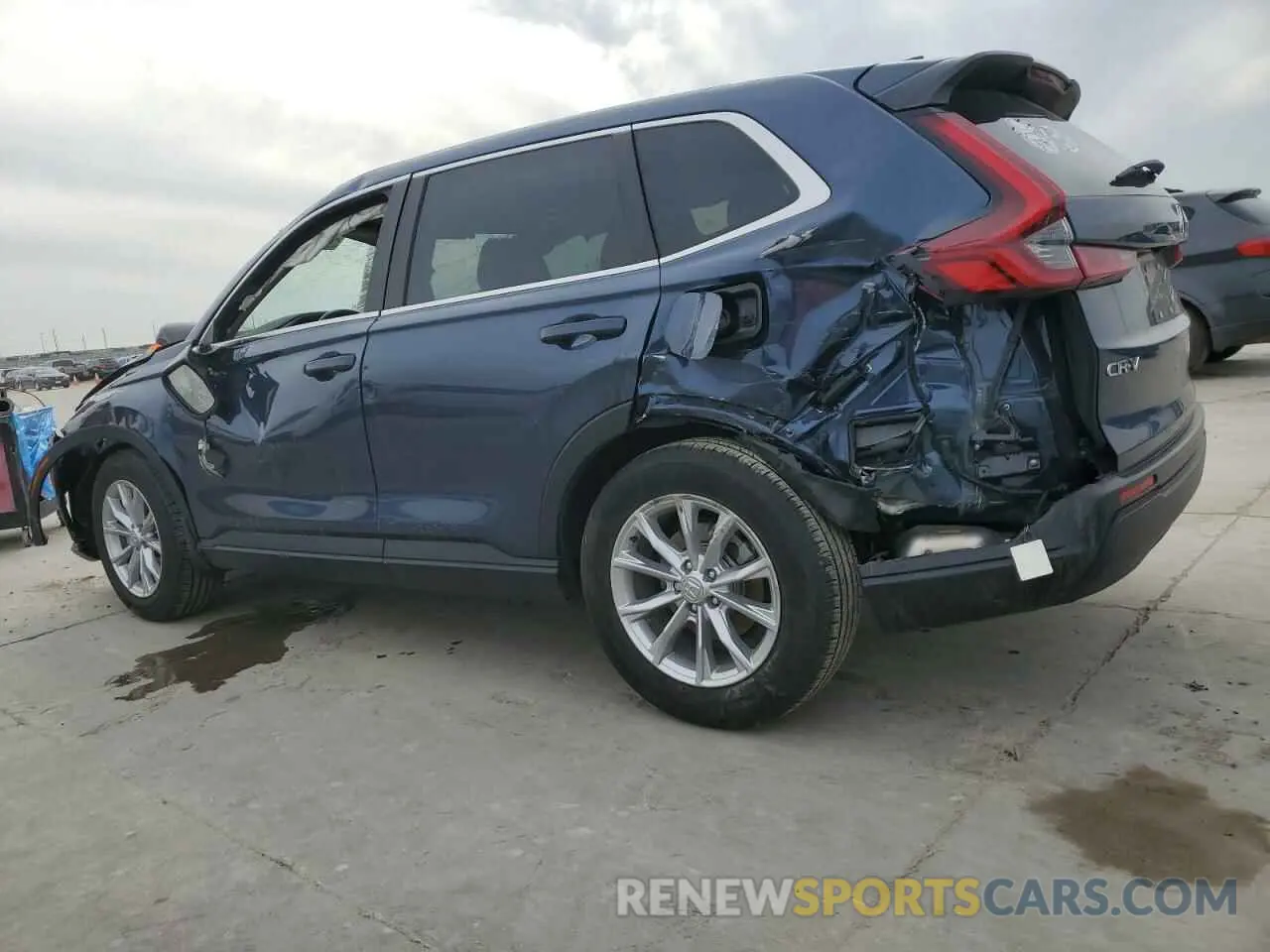 2 Photograph of a damaged car 2HKRS3H79RH307557 HONDA CRV 2024