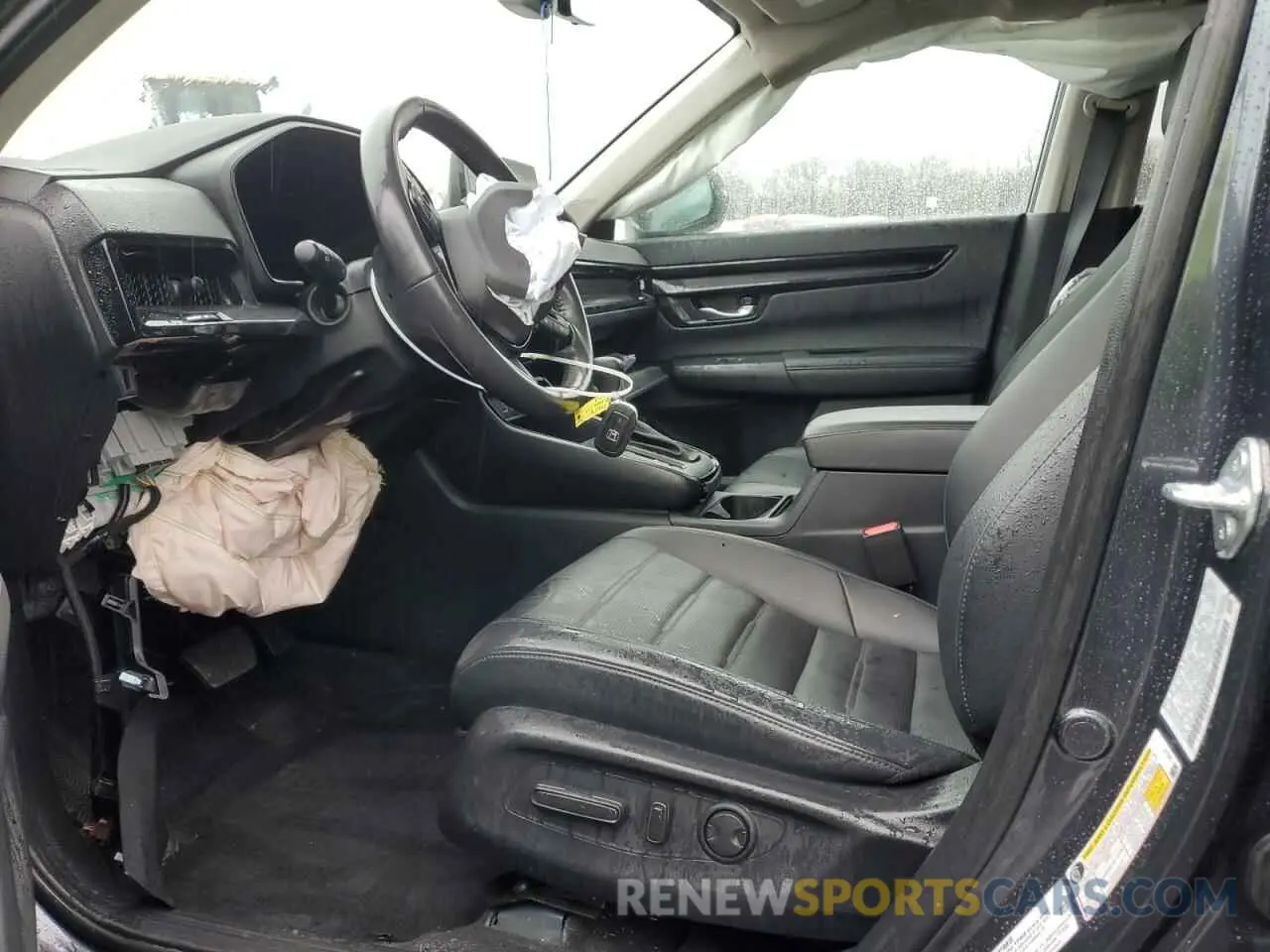 7 Photograph of a damaged car 2HKRS3H79RH323368 HONDA CRV 2024