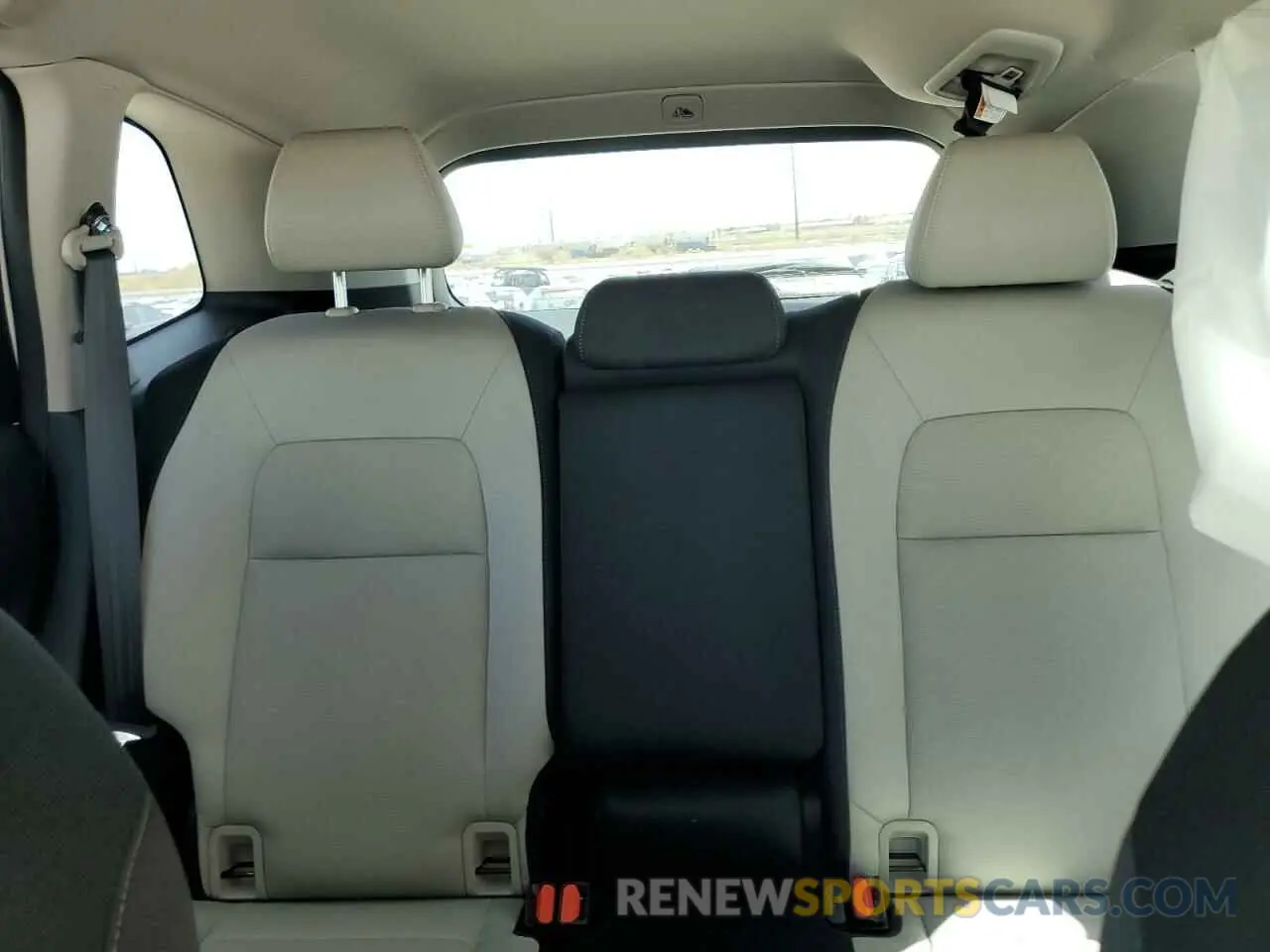 10 Photograph of a damaged car 2HKRS4H27RH448282 HONDA CRV 2024
