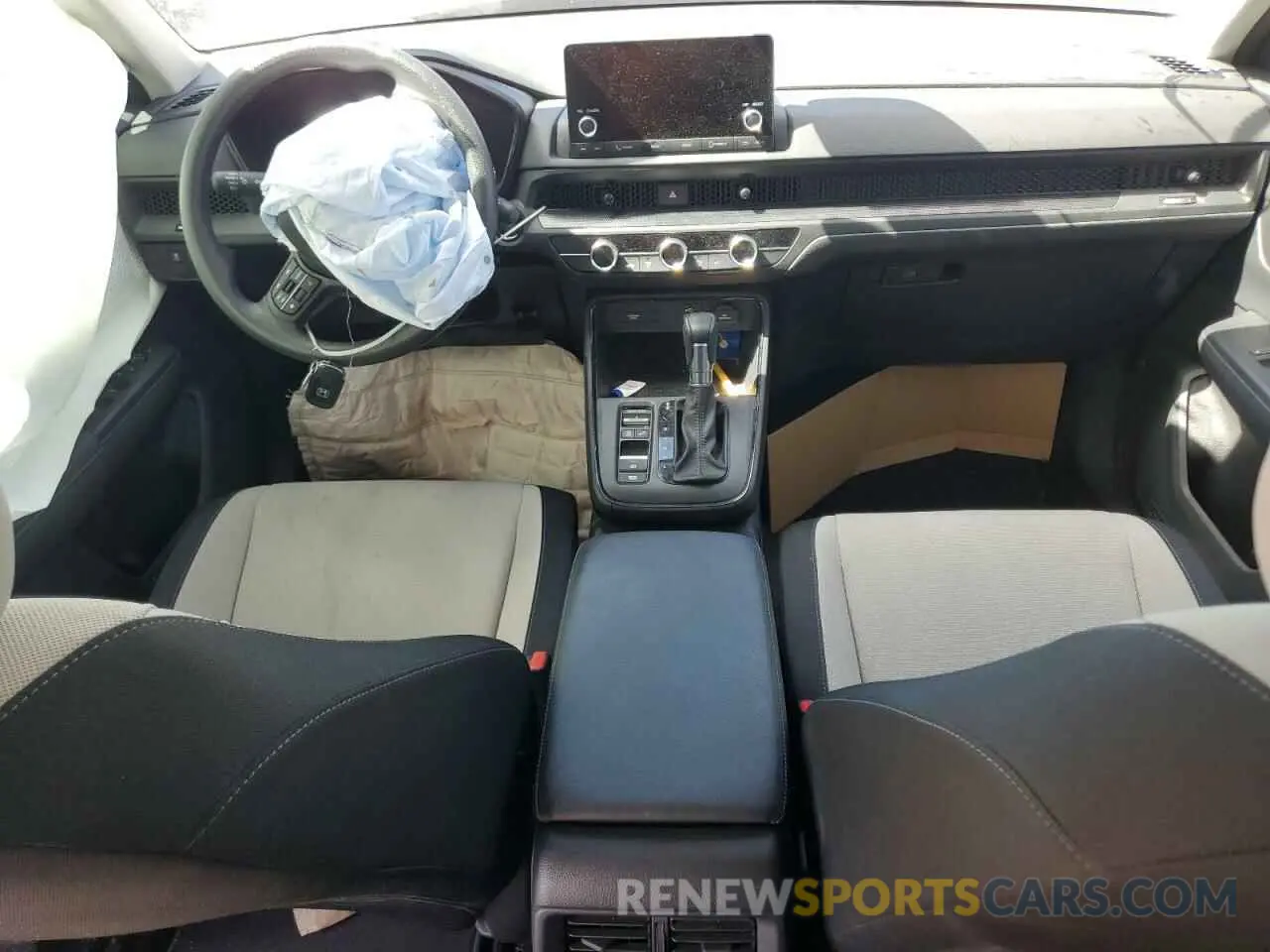 8 Photograph of a damaged car 2HKRS4H27RH448282 HONDA CRV 2024