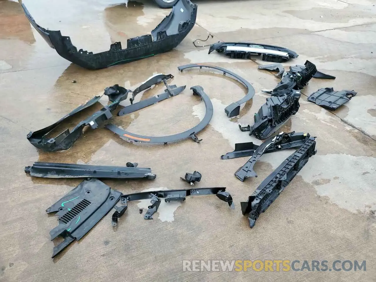 13 Photograph of a damaged car 2HKRS4H40RH420728 HONDA CRV 2024