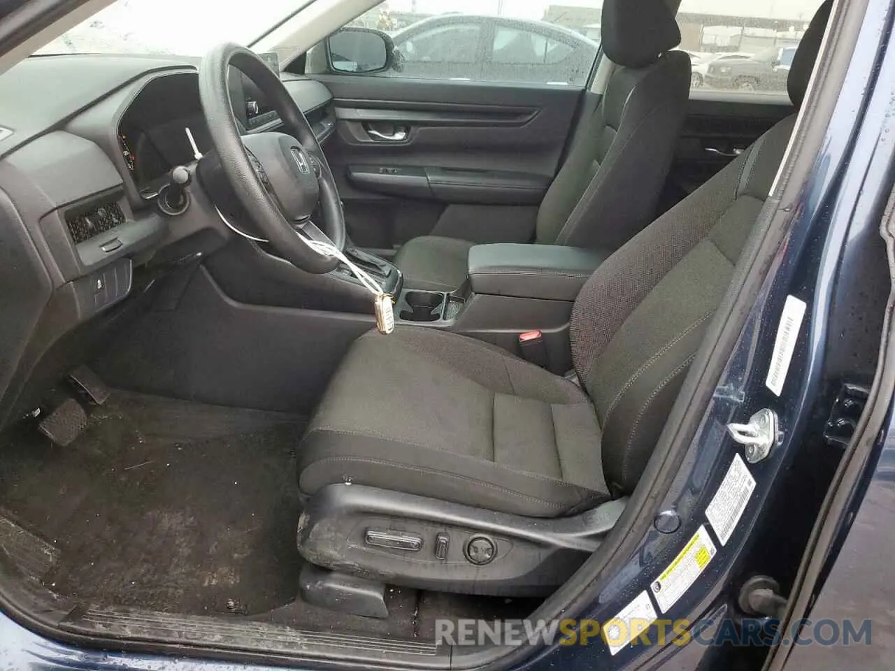 7 Photograph of a damaged car 2HKRS4H40RH420728 HONDA CRV 2024