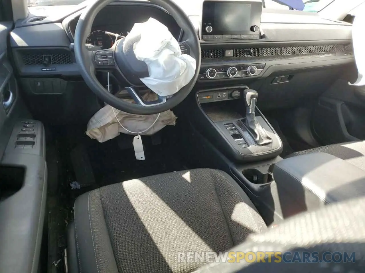 8 Photograph of a damaged car 2HKRS4H40RH479133 HONDA CRV 2024