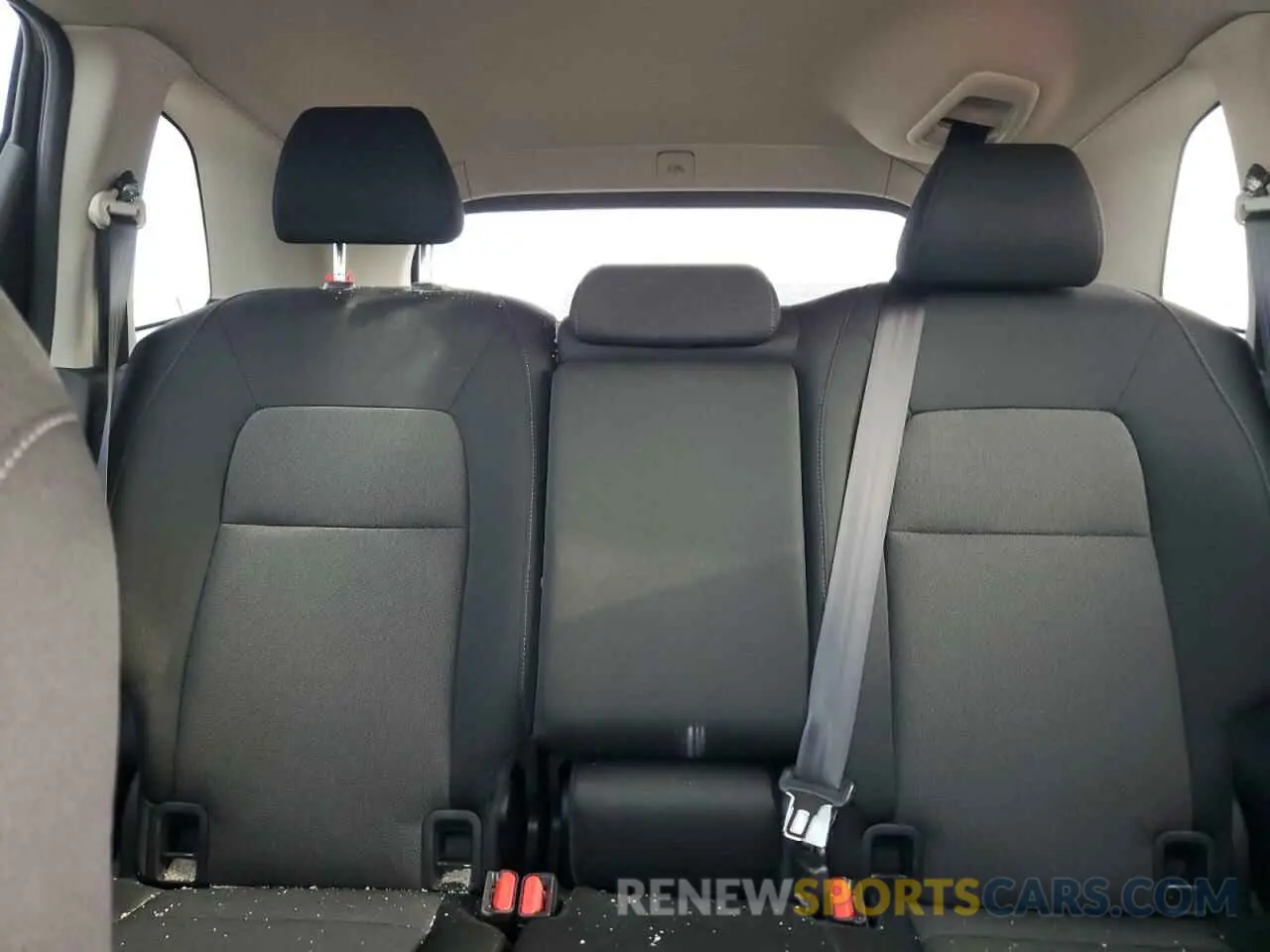 10 Photograph of a damaged car 2HKRS4H42RH463872 HONDA CRV 2024