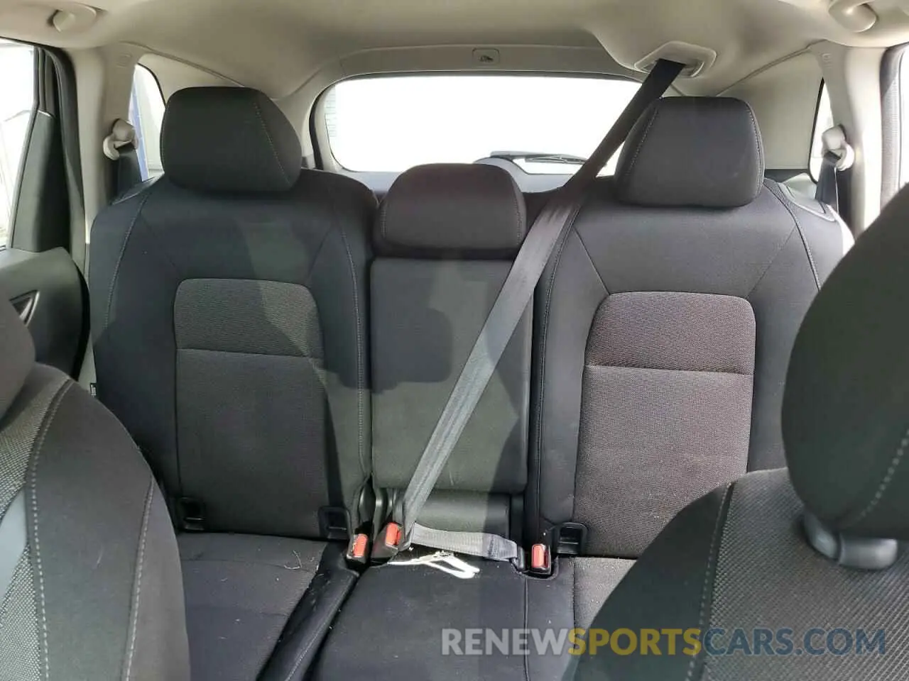 10 Photograph of a damaged car 2HKRS4H43RH482074 HONDA CRV 2024
