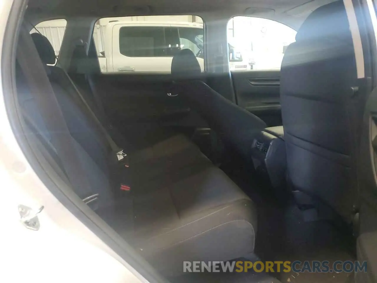 11 Photograph of a damaged car 2HKRS4H44RH422062 HONDA CRV 2024