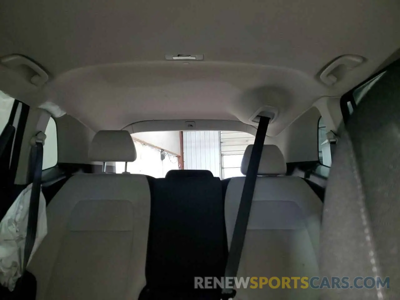 10 Photograph of a damaged car 2HKRS4H46RH421396 HONDA CRV 2024