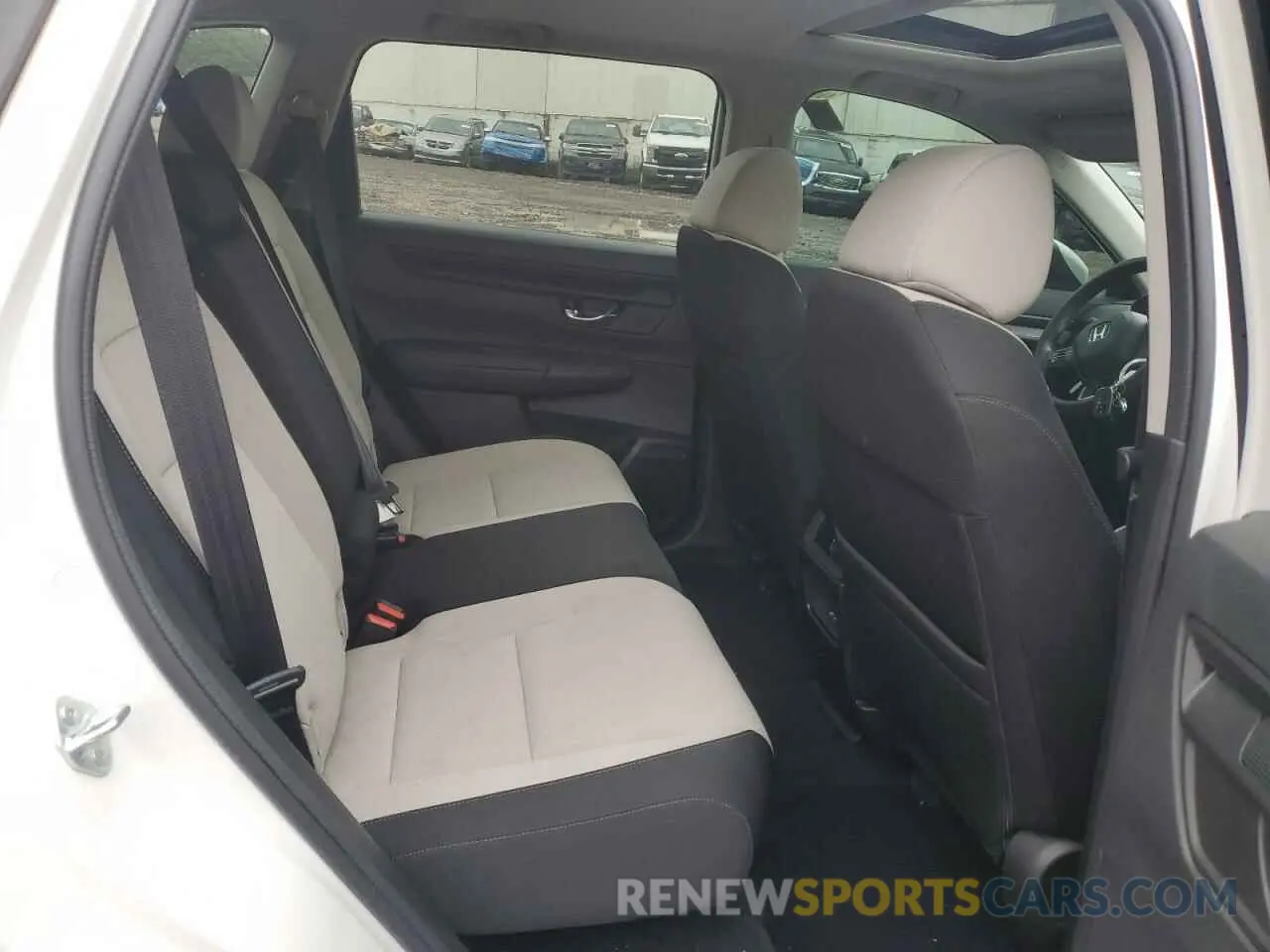 11 Photograph of a damaged car 2HKRS4H47RH459736 HONDA CRV 2024