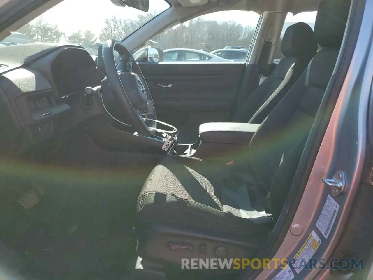 7 Photograph of a damaged car 2HKRS4H4XRH437505 HONDA CRV 2024
