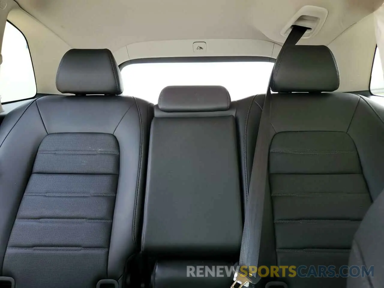 10 Photograph of a damaged car 2HKRS4H70RH458471 HONDA CRV 2024