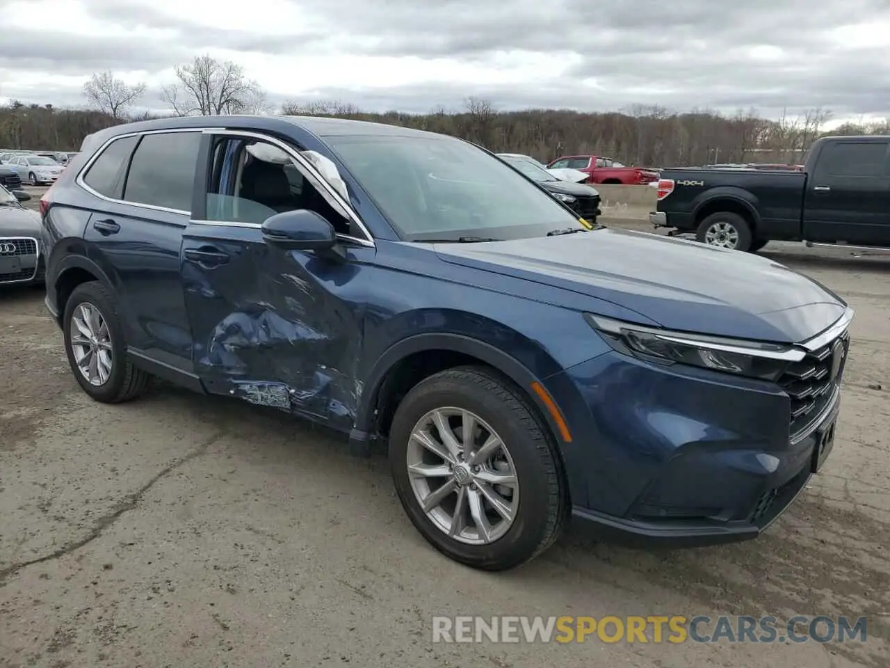 4 Photograph of a damaged car 2HKRS4H71RH451786 HONDA CRV 2024