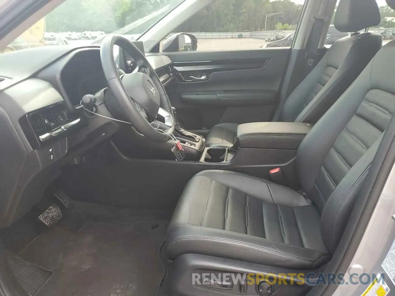 7 Photograph of a damaged car 2HKRS4H73RH411905 HONDA CRV 2024