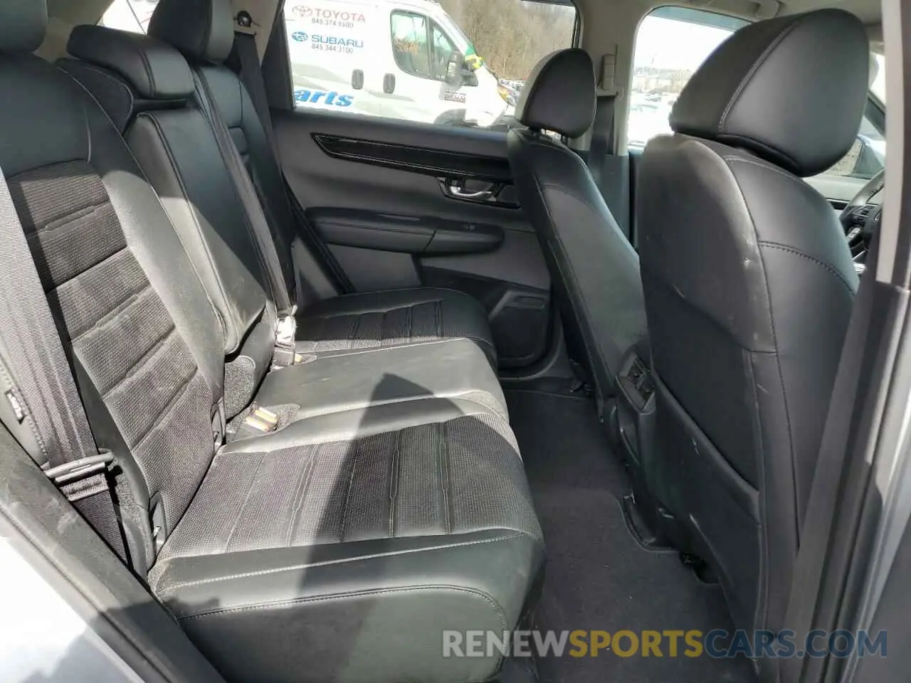 11 Photograph of a damaged car 2HKRS4H73RH412438 HONDA CRV 2024