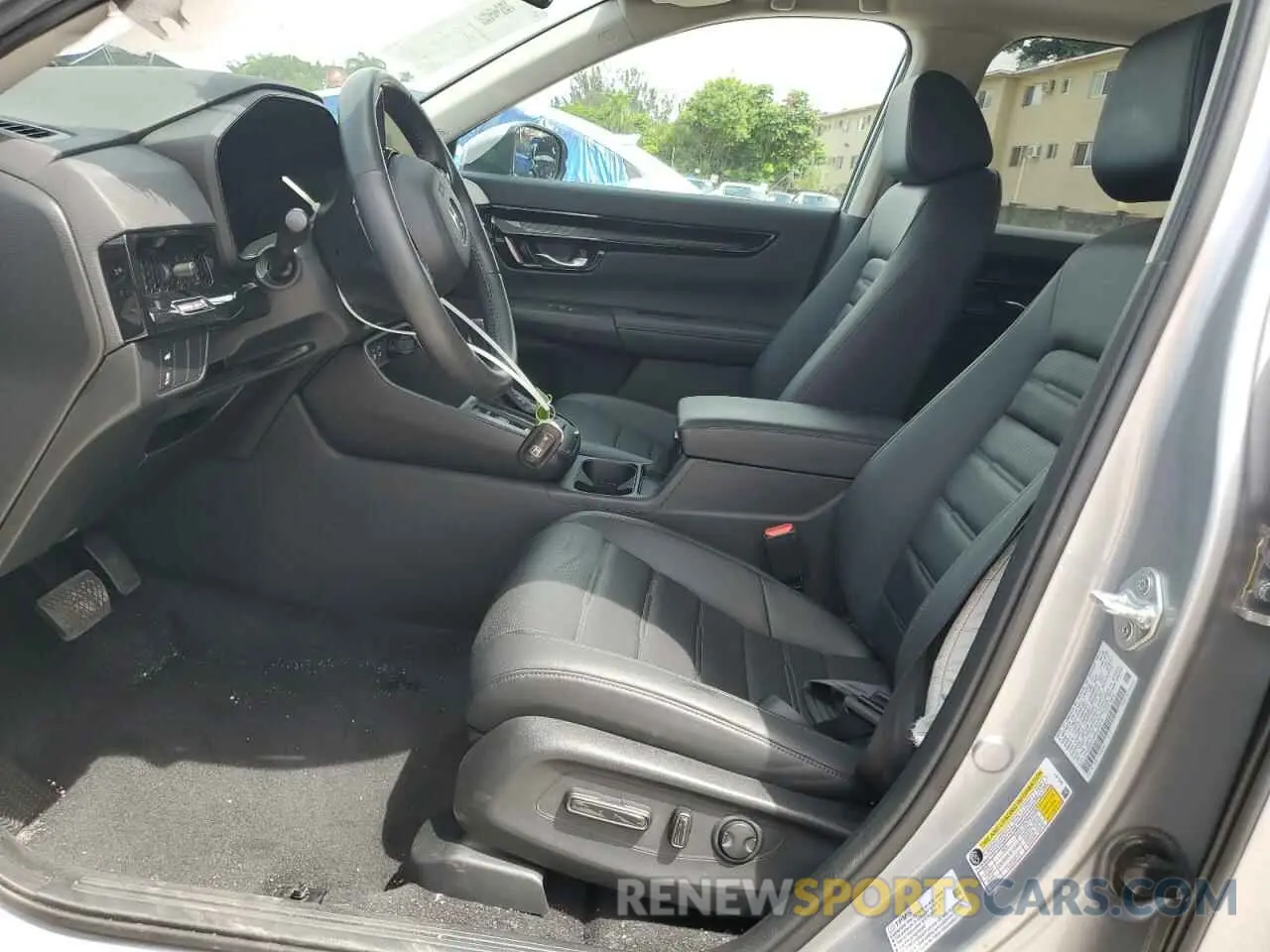 7 Photograph of a damaged car 2HKRS4H74RH473619 HONDA CRV 2024
