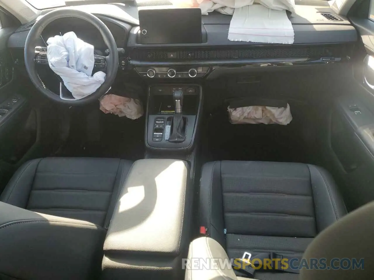 8 Photograph of a damaged car 2HKRS4H78RH471078 HONDA CRV 2024