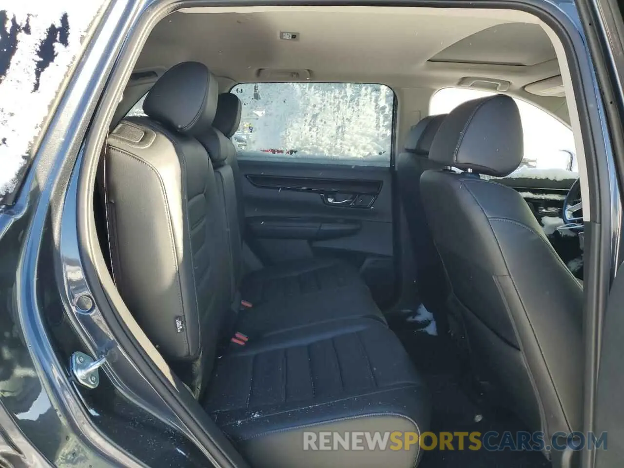 11 Photograph of a damaged car 2HKRS4H79RH465385 HONDA CRV 2024