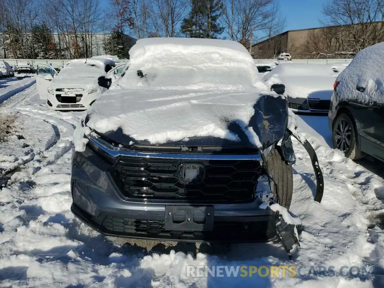 5 Photograph of a damaged car 2HKRS4H79RH465385 HONDA CRV 2024