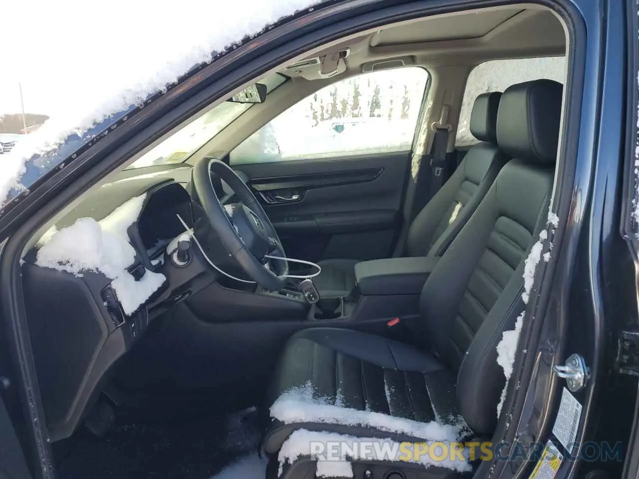 7 Photograph of a damaged car 2HKRS4H79RH465385 HONDA CRV 2024