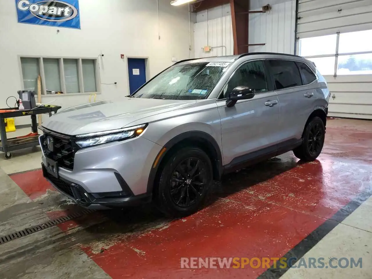 1 Photograph of a damaged car 2HKRS6H83RH808809 HONDA CRV 2024