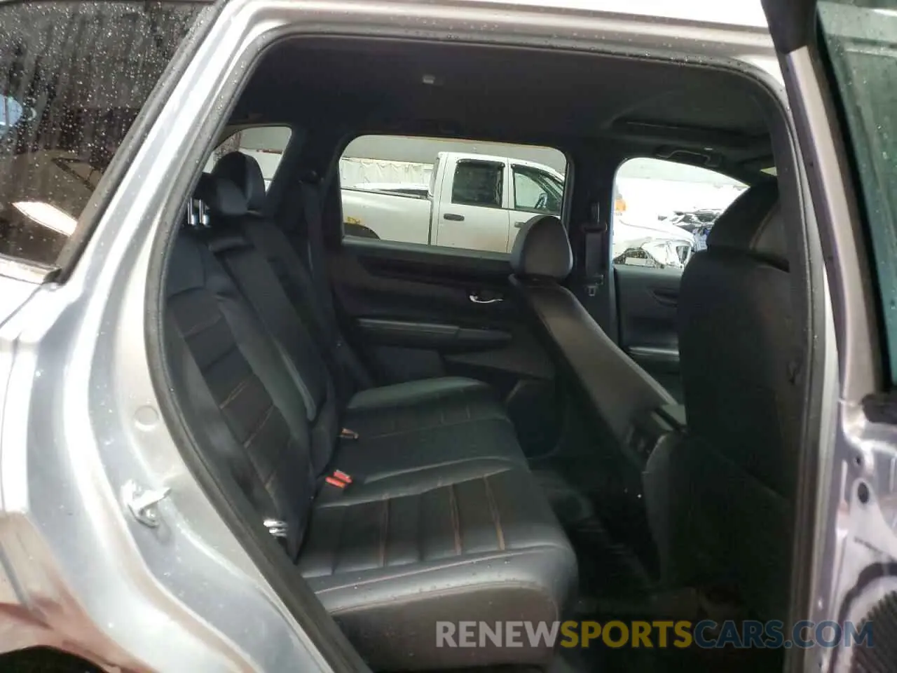 11 Photograph of a damaged car 2HKRS6H83RH808809 HONDA CRV 2024