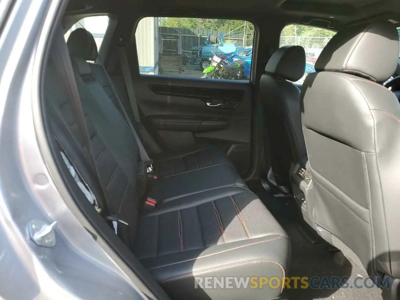 10 Photograph of a damaged car 2HKRS6H91RH800569 HONDA CRV 2024