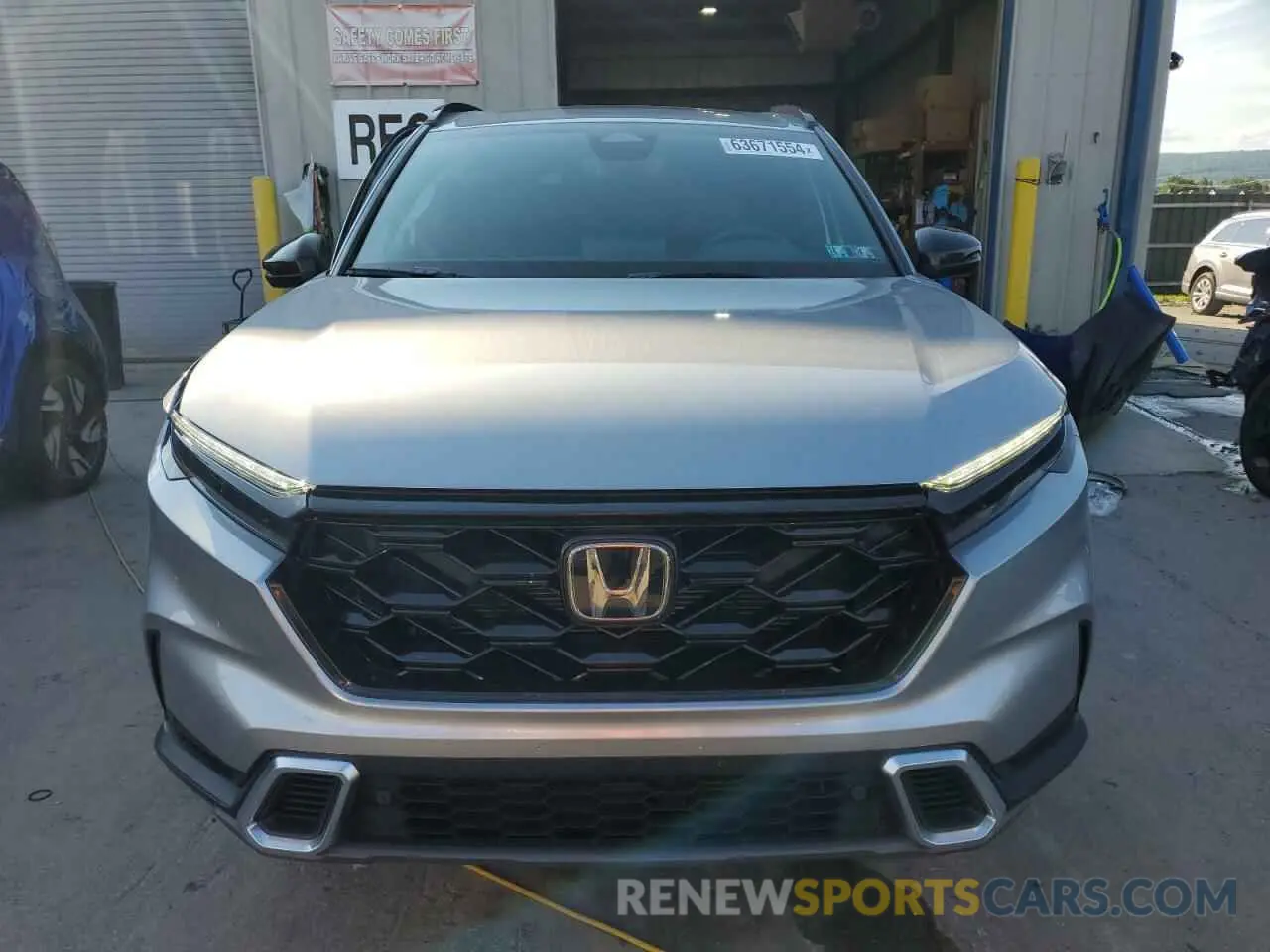 5 Photograph of a damaged car 2HKRS6H91RH800569 HONDA CRV 2024