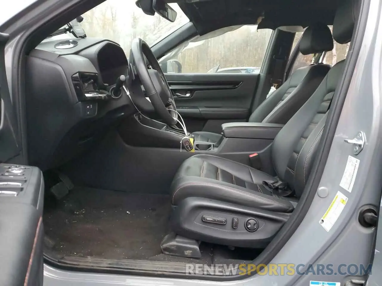 7 Photograph of a damaged car 2HKRS6H92RH214219 HONDA CRV 2024