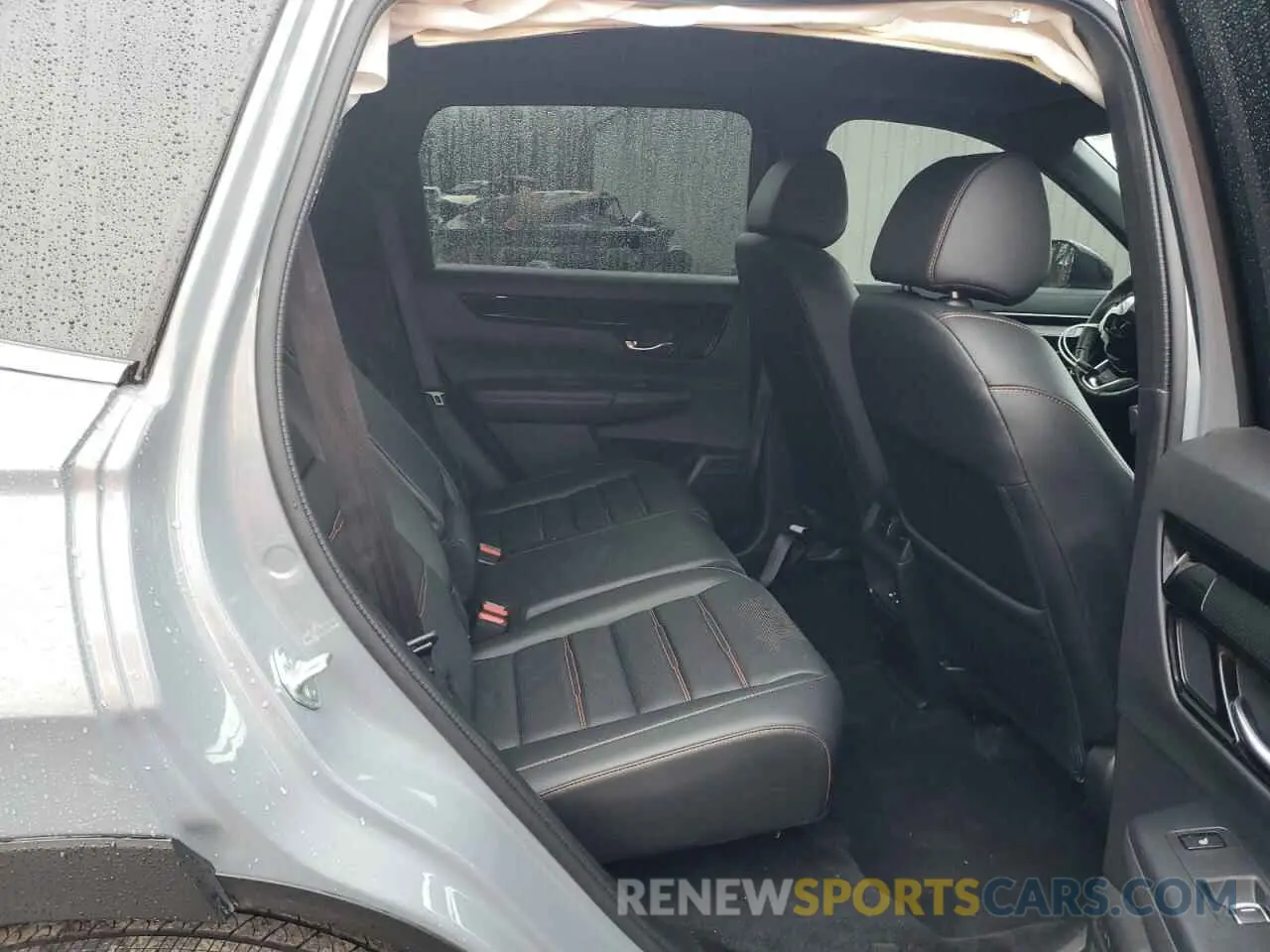 11 Photograph of a damaged car 2HKRS6H98RH217559 HONDA CRV 2024