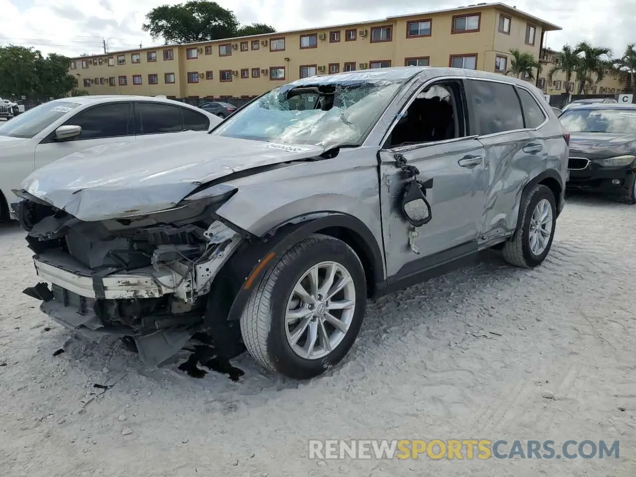 1 Photograph of a damaged car 5J6RS4H4XRL006961 HONDA CRV 2024