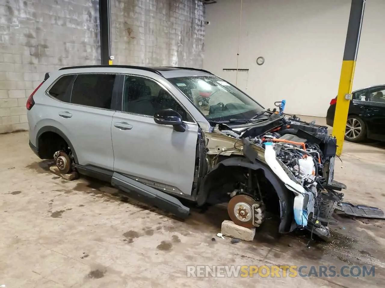 4 Photograph of a damaged car 5J6RS6H50RL007864 HONDA CRV 2024