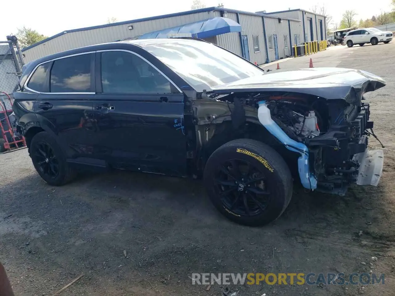 4 Photograph of a damaged car 5J6RS6H52RL005937 HONDA CRV 2024