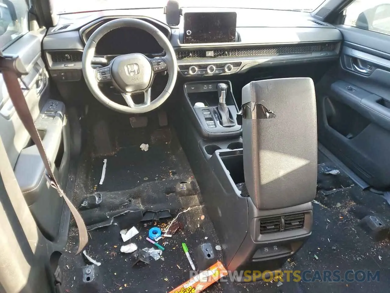 8 Photograph of a damaged car 5J6RS6H82RL031223 HONDA CRV 2024