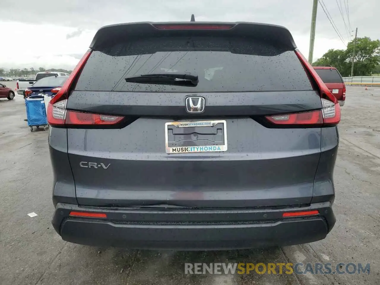 6 Photograph of a damaged car 7FARS3H71RE000452 HONDA CRV 2024