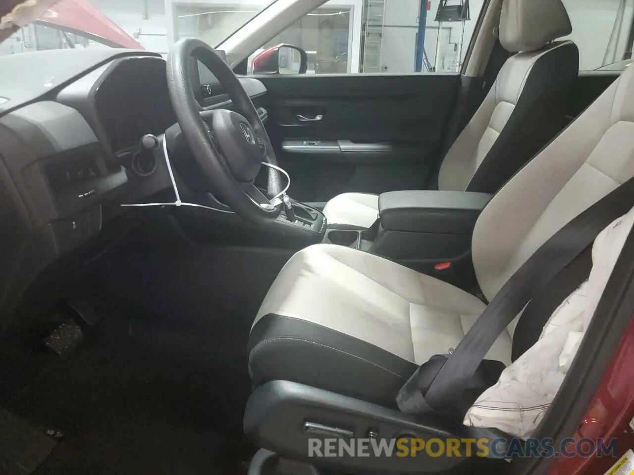 7 Photograph of a damaged car 7FARS4H42RE006580 HONDA CRV 2024