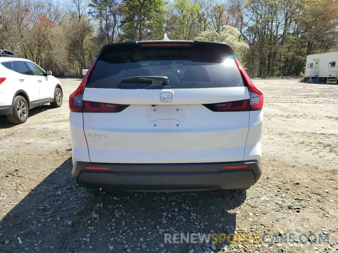 6 Photograph of a damaged car 7FARS4H45RE020375 HONDA CRV 2024