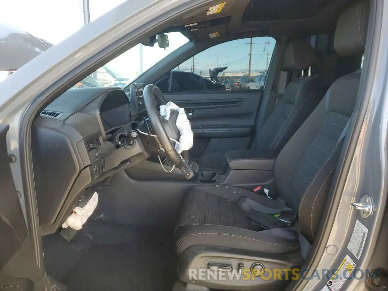 7 Photograph of a damaged car 7FARS5H50RE007242 HONDA CRV 2024