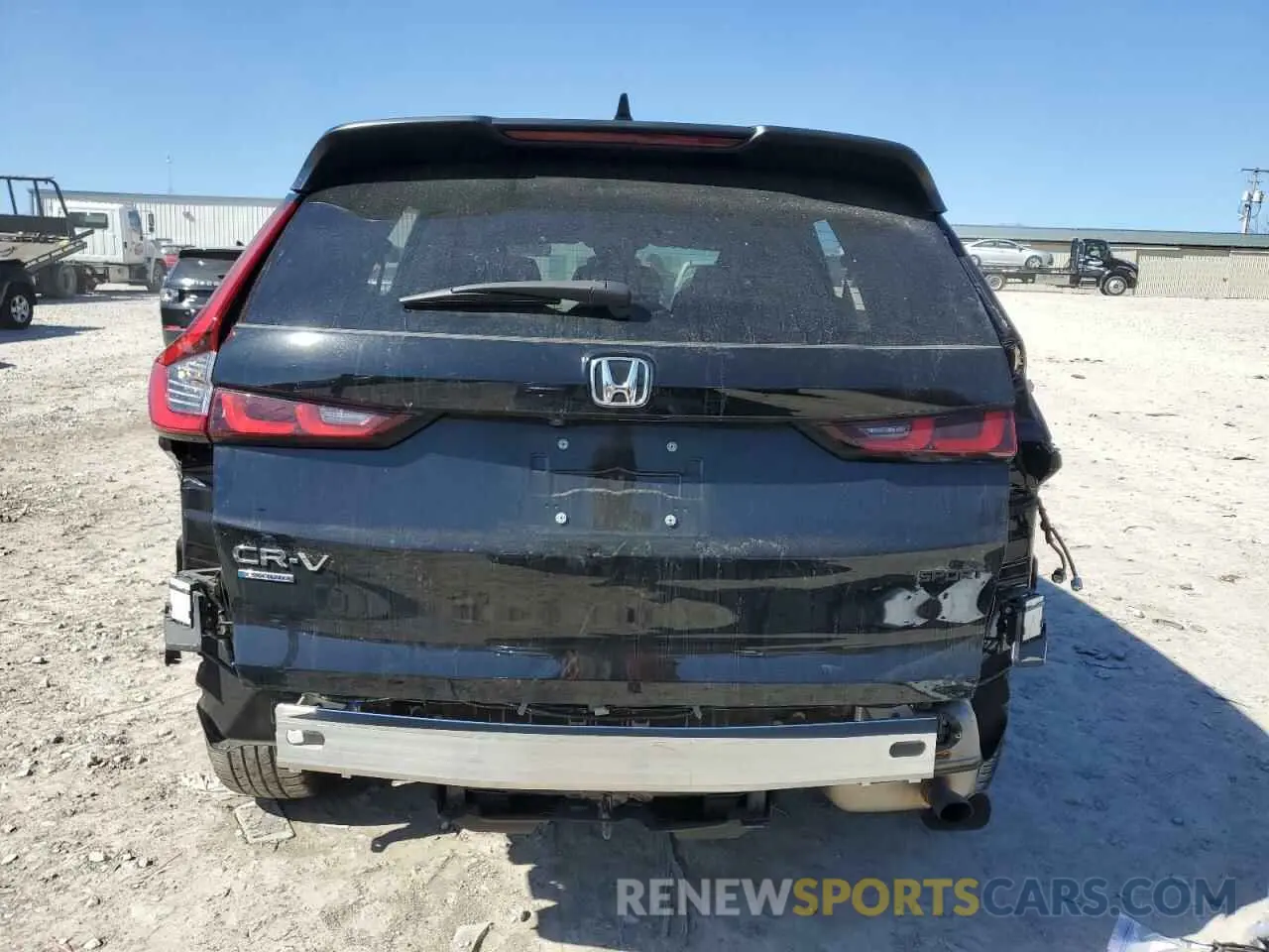 6 Photograph of a damaged car 7FARS5H56RE030718 HONDA CRV 2024