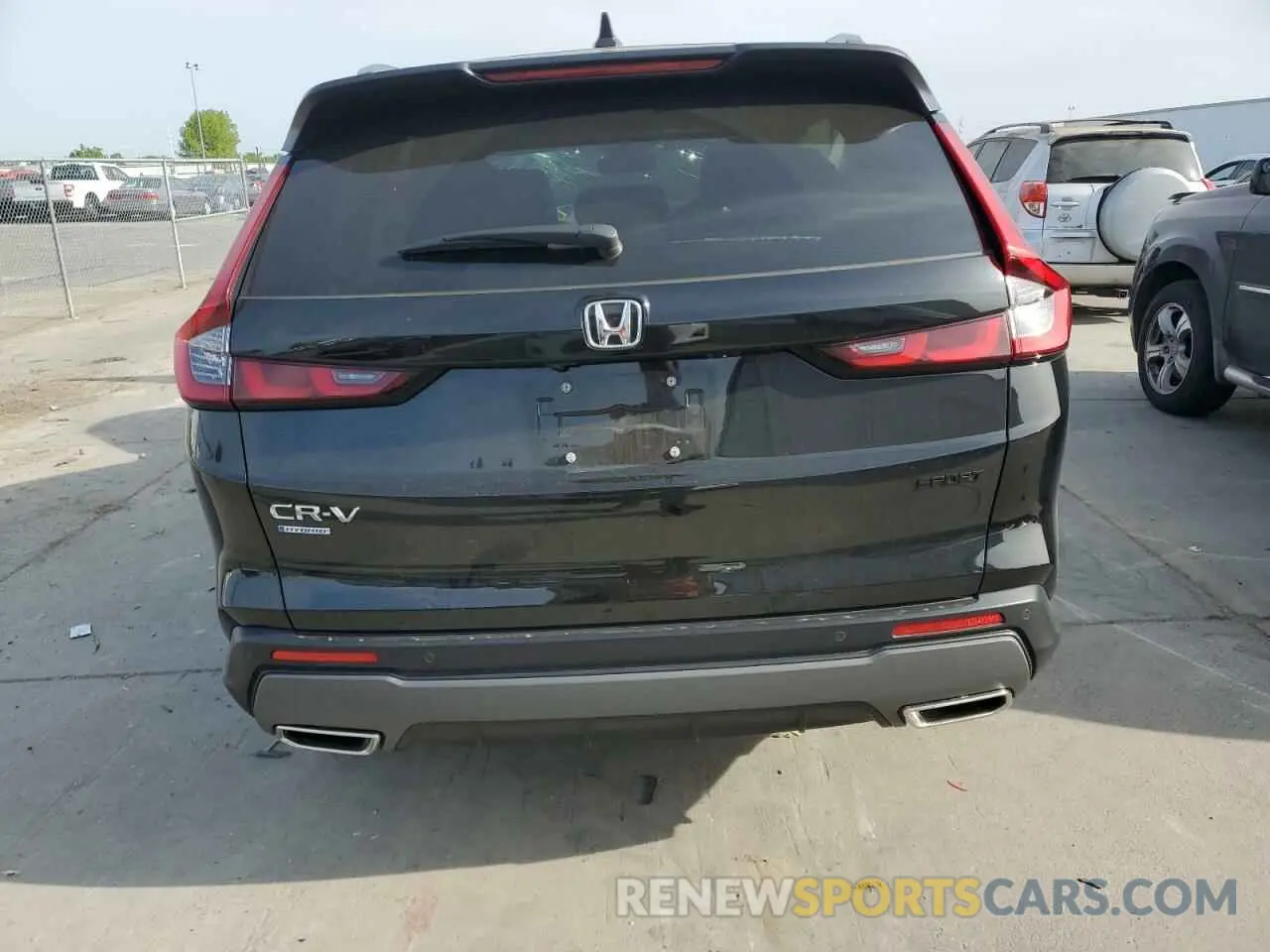6 Photograph of a damaged car 7FARS5H83RE014065 HONDA CRV 2024