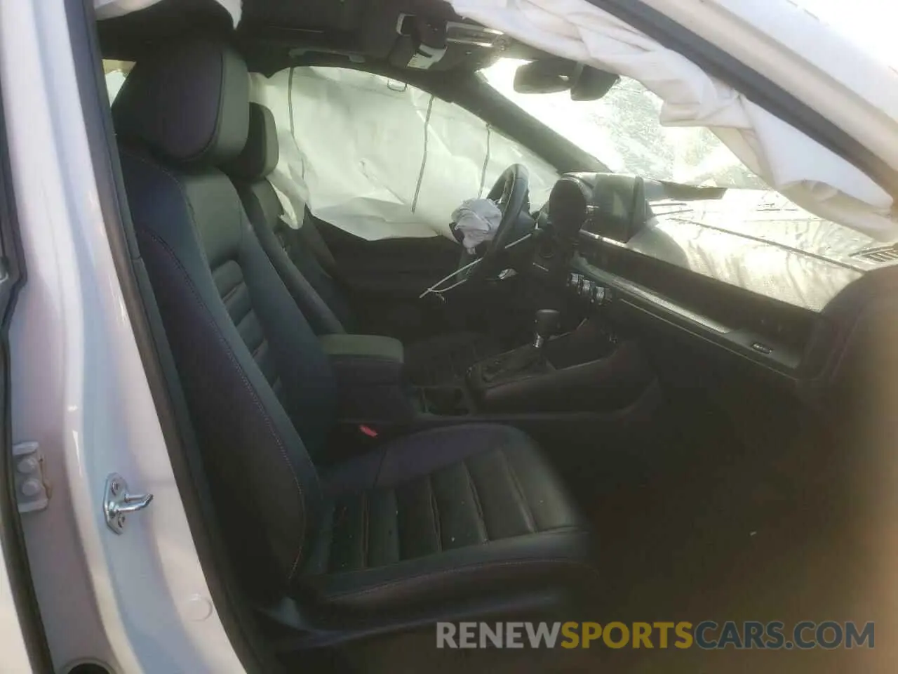 7 Photograph of a damaged car 7FARS5H85RE009398 HONDA CRV 2024
