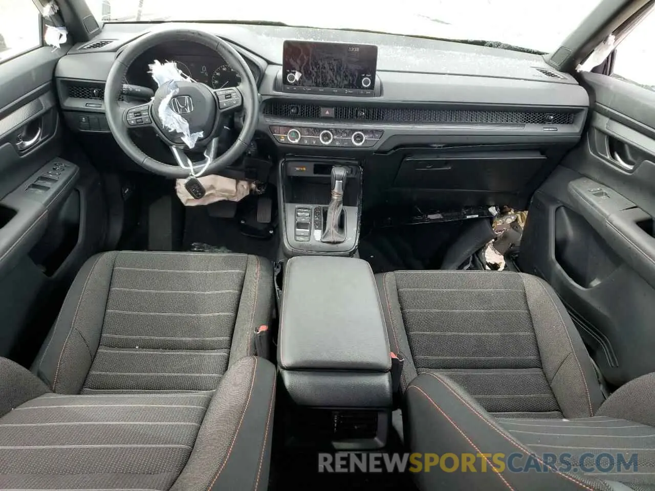 8 Photograph of a damaged car 7FARS6H58RE079411 HONDA CRV 2024