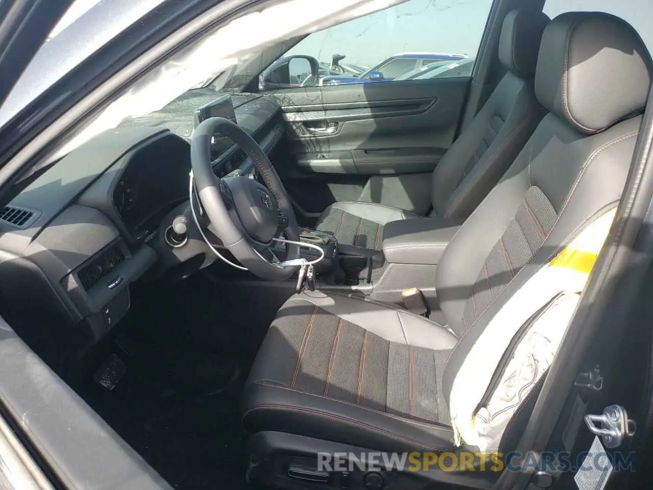 7 Photograph of a damaged car 7FARS6H82RE066468 HONDA CRV 2024