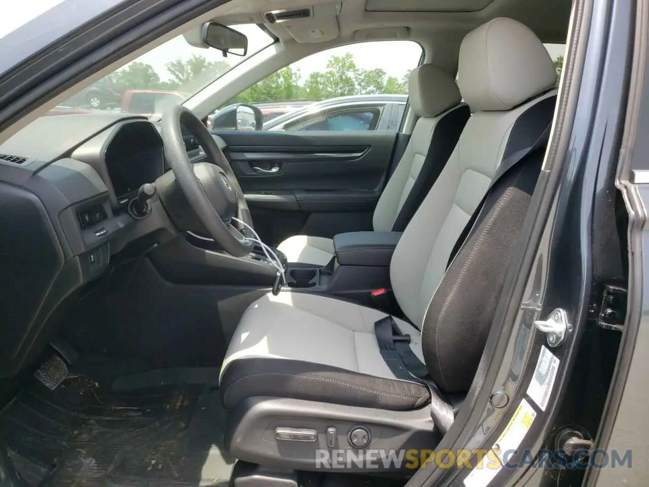 7 Photograph of a damaged car 2HKRS3H47SH315944 HONDA CRV 2025