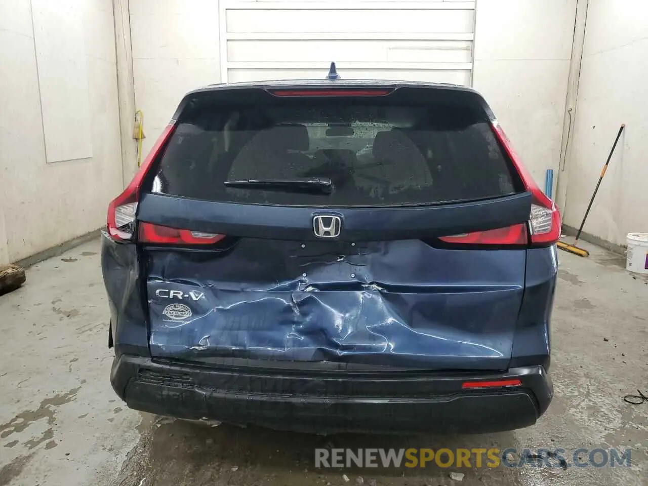 6 Photograph of a damaged car 2HKRS3H48SH316147 HONDA CRV 2025
