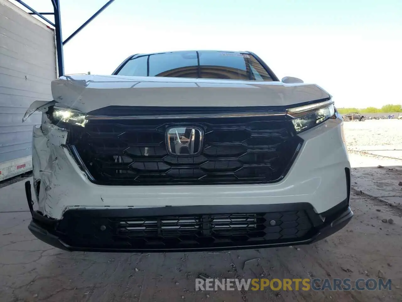 5 Photograph of a damaged car 2HKRS3H77SH332219 HONDA CRV 2025