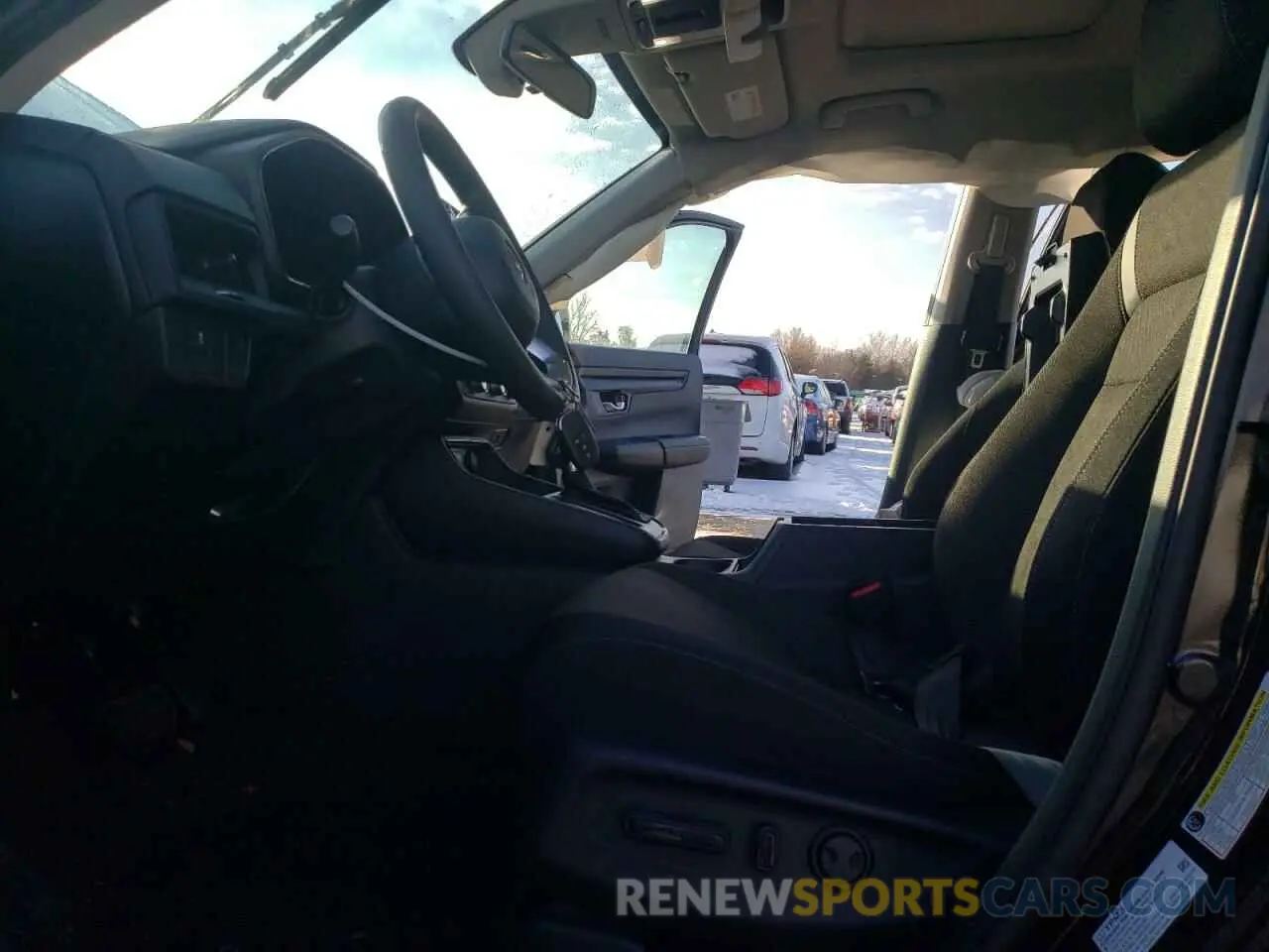 7 Photograph of a damaged car 2HKRS4H41SH443098 HONDA CRV 2025