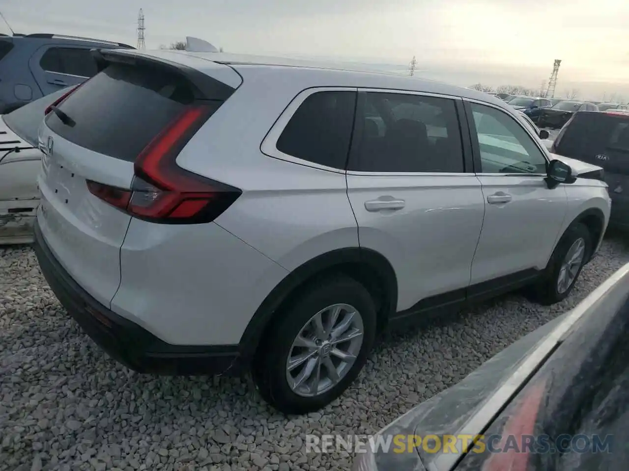 3 Photograph of a damaged car 2HKRS4H73SH431674 HONDA CRV 2025