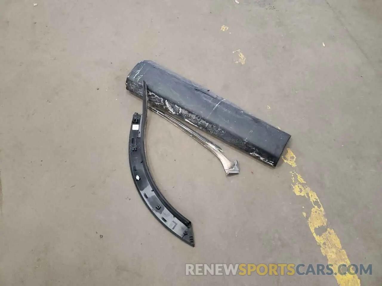 13 Photograph of a damaged car 2HKRS4H74SH437368 HONDA CRV 2025